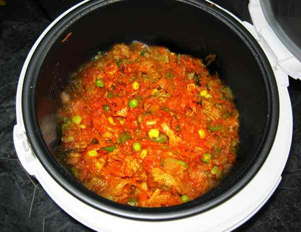 Говядина в мультиварке сочная с овощами