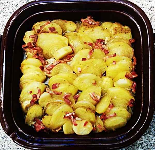 Картошка с мясом в мультиварке