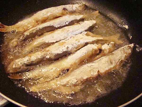  Жареная мойва на сковороде рецепт с корочкой 