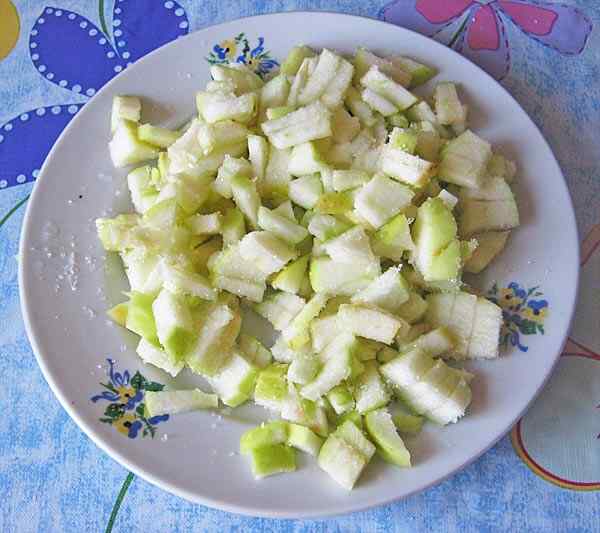 Запеченные яблоки в мультиварке