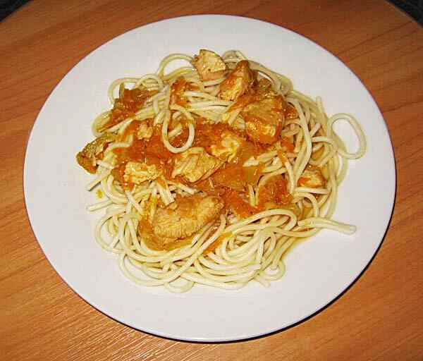 Спагетти с мясом курицы тушеным с овощами в соевом соусе Вторые блюда в мультиварке