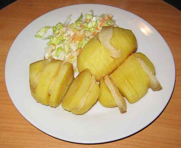 Запеченный картофель в мультиварке