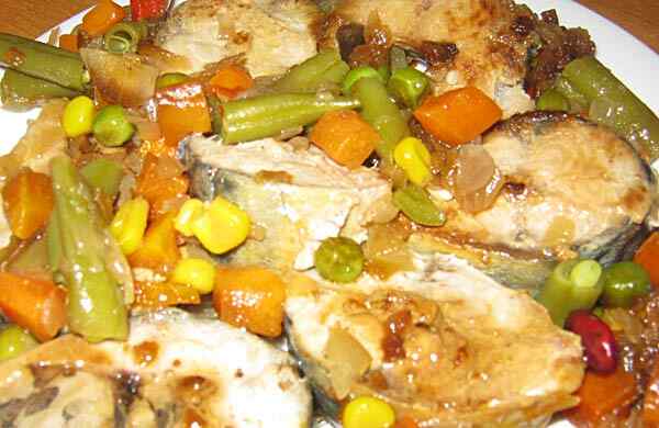 Скумбрия запеченная с овощами пошаговый рецепт