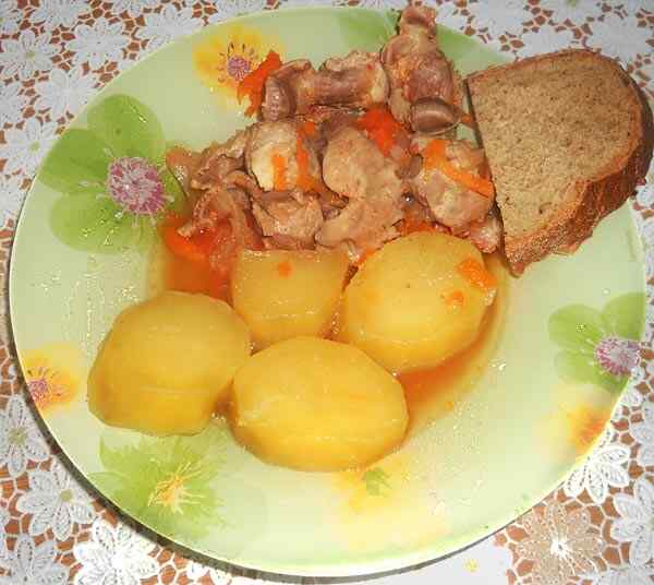 Куриные желудочки с картофелем Желудочки куриные в мультиварке