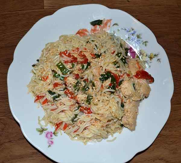 Макароны с курицей и сладким перцем Макароны с курицей в мультиварке
