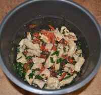 Макароны с курицей в мультиварке