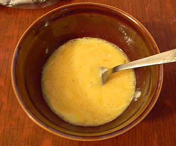Готовим кляр из яиц, майонеза и специй