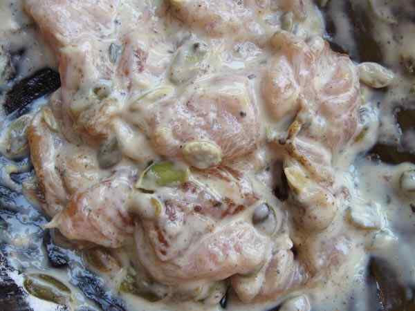 Добавляем куриное филе в кляр