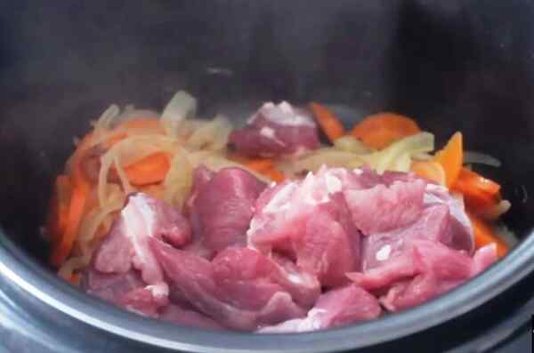 Готовьте овощи с мясом 15 минут