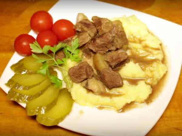 Говядина тушеная с белыми грибами Мясо с грибами в мультиварке
