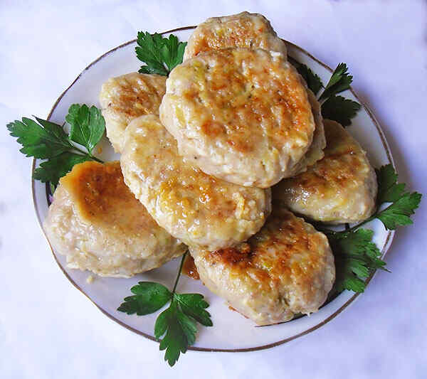 Котлеты из фарша в мультиварке с кабачками