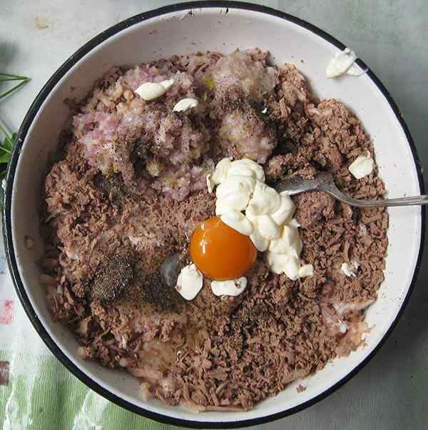 печень в мультиварке с майонезом