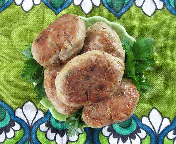 Котлеты из печени и куриного филе в мультиварке