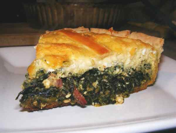 Заливной пирог со шпинатом, сыром и цветной капустой