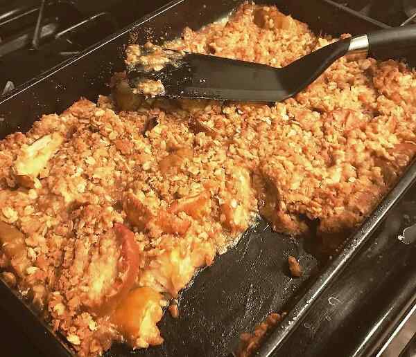 Десерт из овсяных хлопьев с яблоками