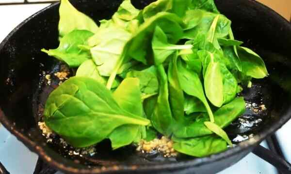 Фаршированные ракушки с сыром и шпинатом