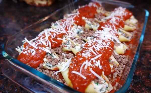 Фаршированные макароны ракушки с фаршем на сковороде