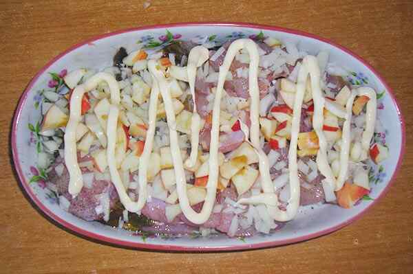 Как приготовить сома вкусно в духовке