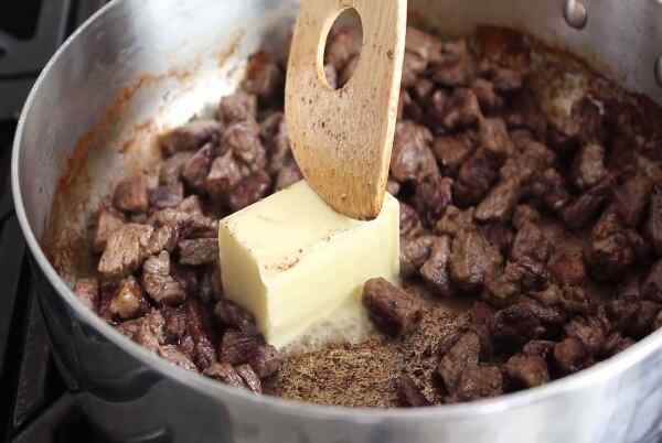 Вкусная поджарка из свинины с подливкой