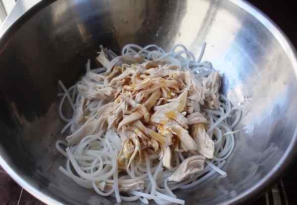Рисовая лапша с овощами по китайски