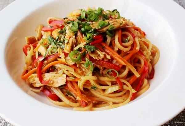 Рисовая лапша с овощами