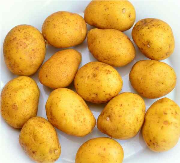 Салат картофельный с маринованными огурцами