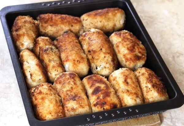 Запекаем мясо с начинкой в духовке