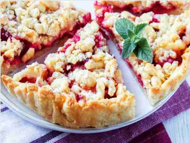 Пирог с клубникой для романтического ужина Пирог с клубникой рецепт