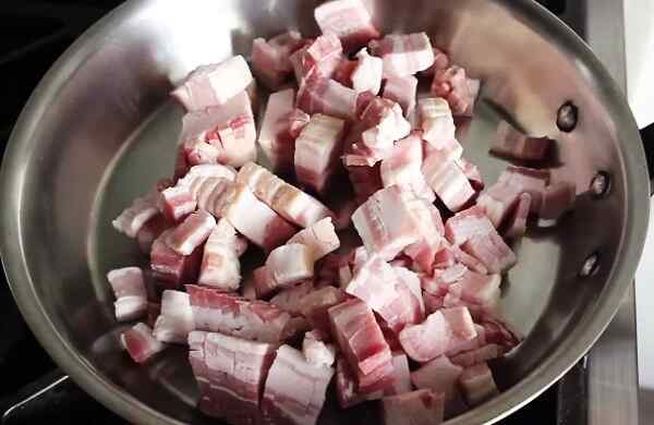 Бекон подходит именно с мясной прослойкой