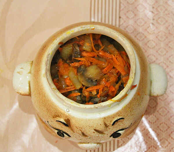 Как приготовить картошку с грибами в горшочках