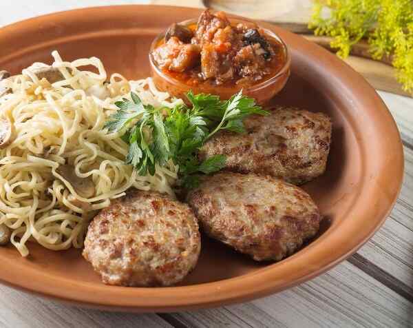 Куриные котлеты с сыром и ароматными травами Котлеты из смешанного фарша с сыром и капустой