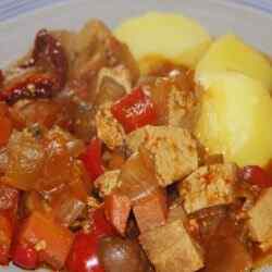 Тушеная говядина с овощами