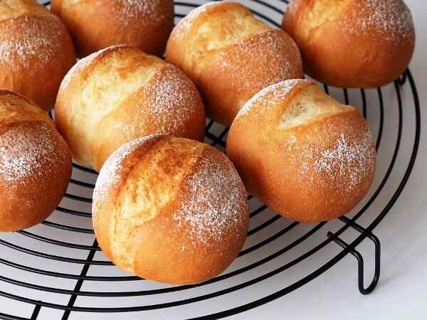 Ароматные, пышные, маслянистые французские булочки