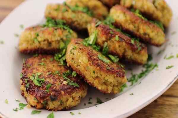 Постные котлеты из кабачков с рисом Постные котлеты из кабачков с рисом