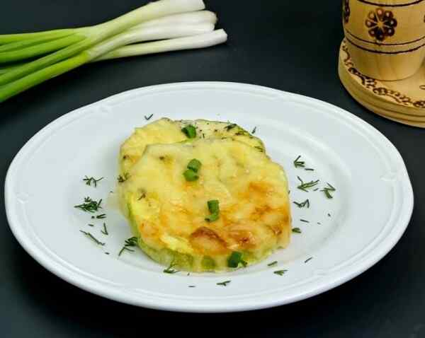 Кабачки, запеченные с сыром и чесноком Кабачки, запеченные с сыром и чесноком