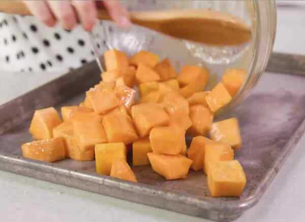Запекаем тыкву в духовке кусочками с сахаром