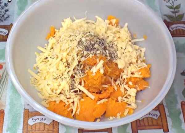 Тыква запеченная с грибами и сыром