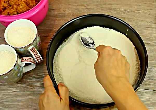 Яблочный пирог с манкой и мукой рецепт