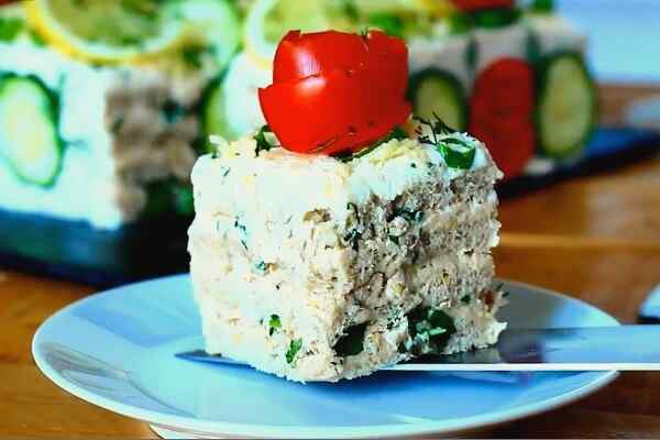 Закусочный торт с тунцом