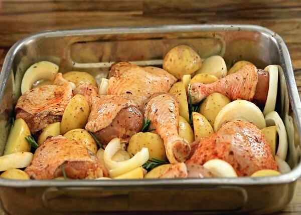Приготовление куриных ножек с картошкой в духовке
