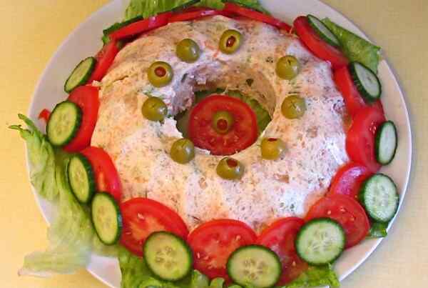 Закусочный салат с корейской морковью и курицей