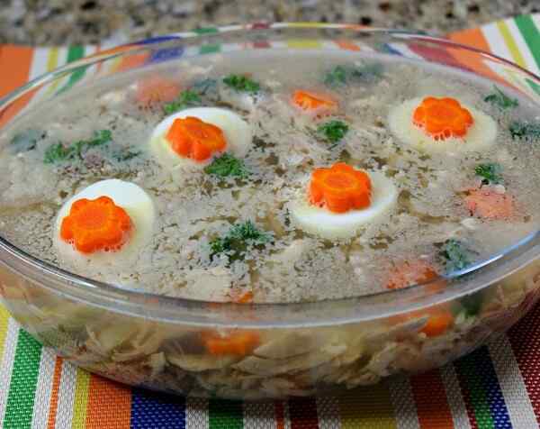 Легкий холодец из куриных ножек