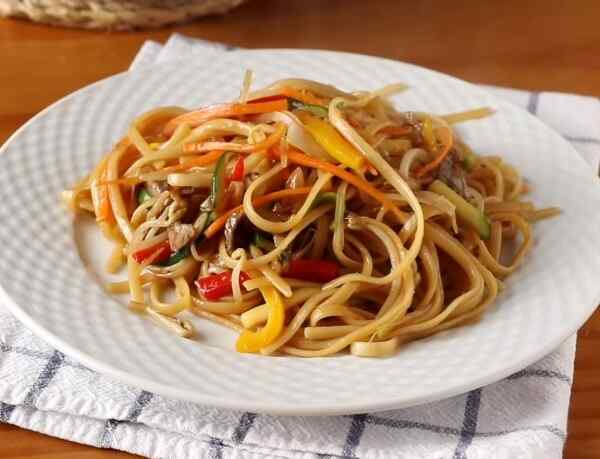 Спагетти по-китайски – легкий и быстрый рецепт