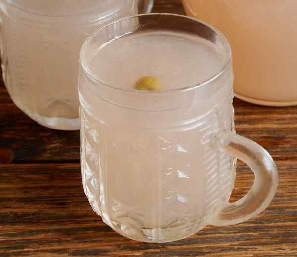 Как сварить кисель из крахмала и варенья