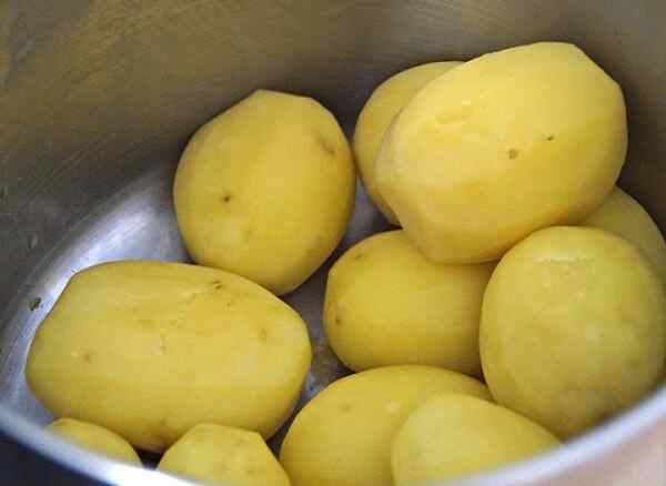 Оливье по царски с раковыми шейками рецепт