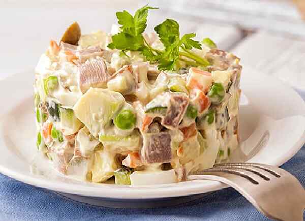 Царский оливье с раковыми шейками по старорусски