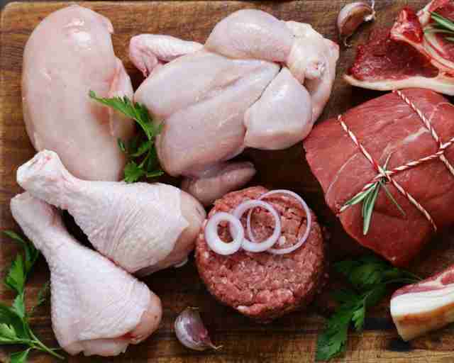 Свежее, вкусное и полезное фермерское мясо Свежее, вкусное и полезное фермерское мясо