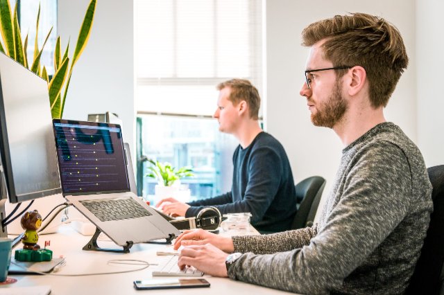 Оптимизация IT-процессов через аутсорсинг: как это работает